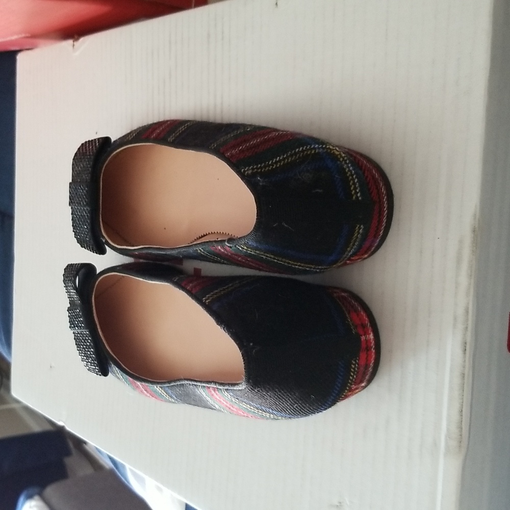Shoes - Picture 3 of 4